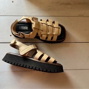 Labucq Boomer Sandals in Cream sz 39